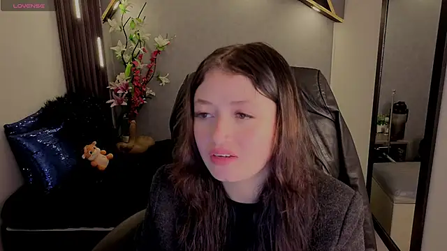 almma shy online show from September 30, 2025, 2:01 pm