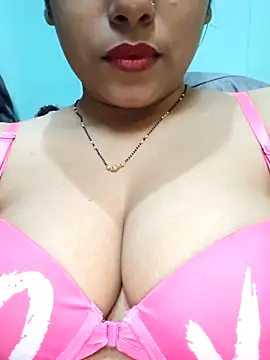 sexyindi couple online show from March 11, 2025, 5:24 pm