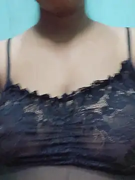 Snapshot of sexyindi_couple chatting on May 22, 2026, 7:17 am sexyindi couple online show from May 22, 2026, 7:17 am