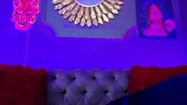 Julieta Russell online show from March 11, 2025, 3:45 pm