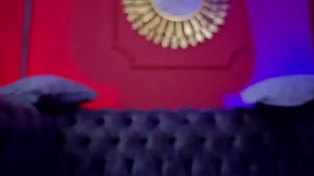 Julieta Russell online show from October 3, 2025, 12:39 pm