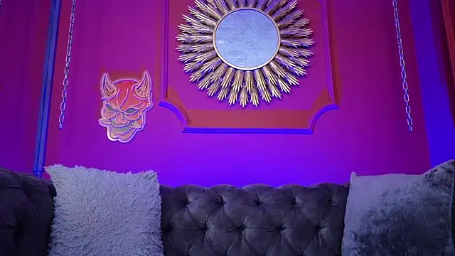 Julieta Russell online show from March 27, 2026, 12:06 pm