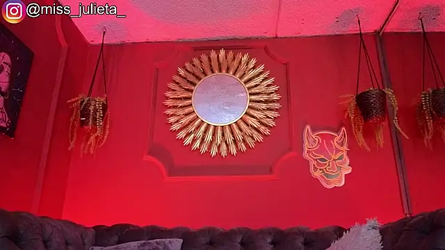 Snapshot of Julieta_Russell chatting on June 10, 2026, 11:44 am Julieta Russell online show from June 10, 2026, 11:44 am