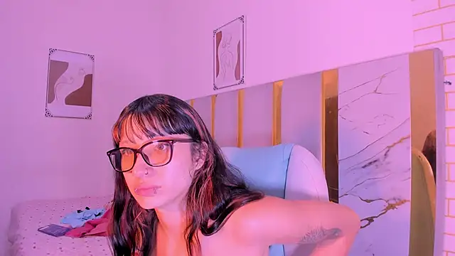 laurem-paulette online show from November 1, 2025, 1:16 pm