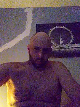Snapshot of BigCockwonder86 chatting on July 3, 2026, 10:27 pm BigCockwonder86 online show from July 3, 2026, 10:27 pm