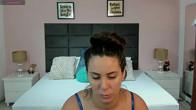 Snapshot of MadisonJenner chatting on October 10, 2025, 10:49 am MadisonJenner online show from October 10, 2025, 10:49 am