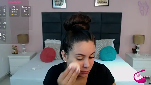 Snapshot of MadisonJenner chatting on October 1, 2025, 1:48 pm MadisonJenner online show from October 1, 2025, 1:48 pm