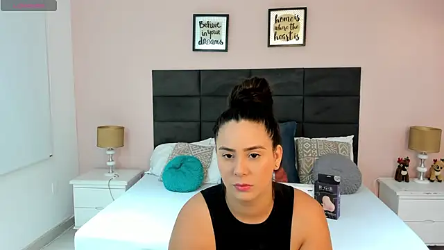 Snapshot of MadisonJenner chatting on November 12, 2025, 11:03 am MadisonJenner online show from November 12, 2025, 11:03 am