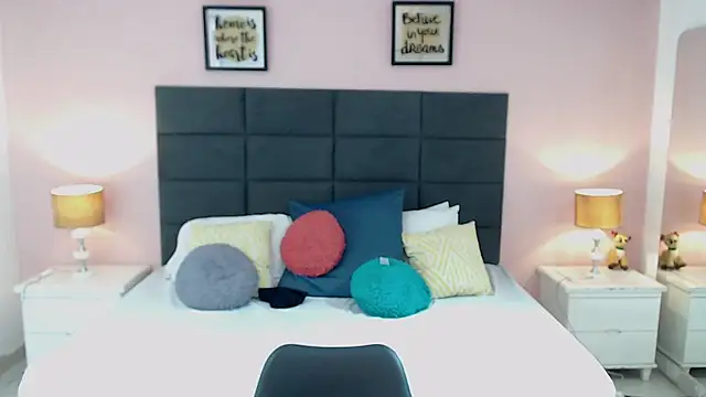 Snapshot of MadisonJenner chatting on March 6, 2025, 5:33 pm MadisonJenner online show from March 6, 2025, 5:33 pm