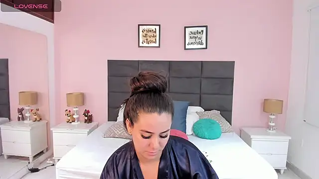 Snapshot of MadisonJenner chatting on November 29, 2025, 12:49 pm MadisonJenner online show from November 29, 2025, 12:49 pm