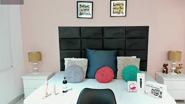 Snapshot of MadisonJenner chatting on November 15, 2025, 12:53 pm MadisonJenner online show from November 15, 2025, 12:53 pm