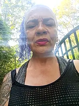 freyadevil333 online show from November 12, 2025, 1:26 pm