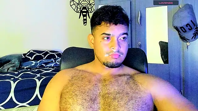 Snapshot of Big_furry_bear13 chatting on March 13, 2025, 6:26 am Big furry bear13 online show from March 13, 2025, 6:26 am