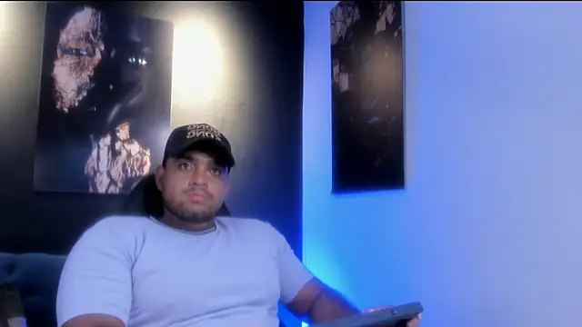 Snapshot of Big_furry_bear13 chatting on November 4, 2025, 6:17 am Big furry bear13 online show from November 4, 2025, 6:17 am