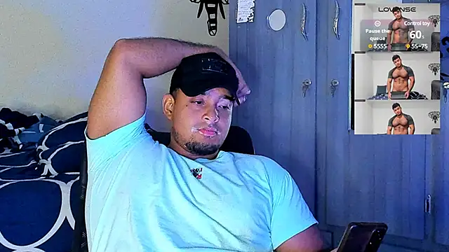 Snapshot of Big_furry_bear13 chatting on March 17, 2025, 7:02 am Big furry bear13 online show from March 17, 2025, 7:02 am