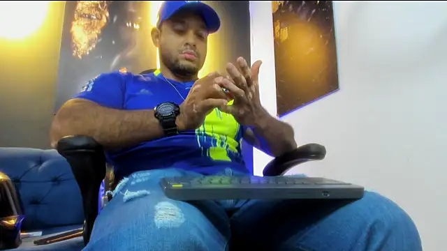 Snapshot of Big_furry_bear13 chatting on November 27, 2025, 5:19 am Big furry bear13 online show from November 27, 2025, 5:19 am