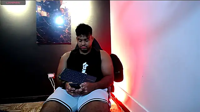 Snapshot of Big_furry_bear13 chatting on January 14, 2026, 9:13 am Big furry bear13 online show from January 14, 2026, 9:13 am