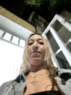 Snapshot of MollyCruz chatting on February 2, 2026, 10:36 am MollyCruz online show from February 2, 2026, 10:36 am