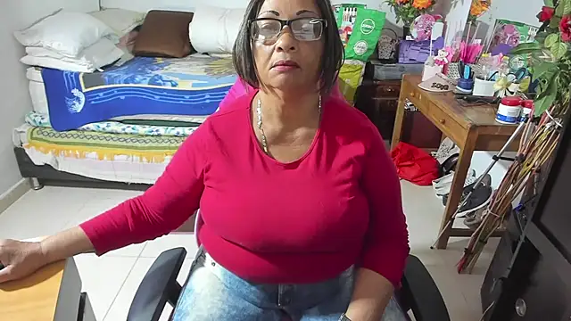 Snapshot of Mrs_mommy_ chatting on September 24, 2025, 4:57 pm Mrs mommy online show from September 24, 2025, 4:57 pm