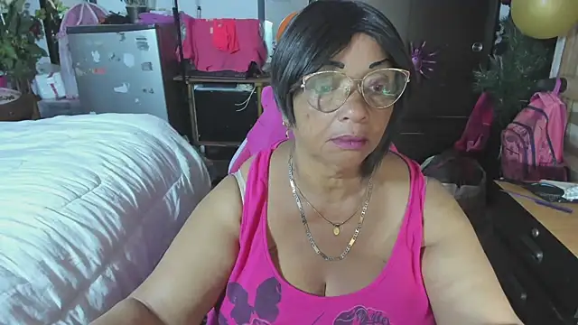 Mrs mommy  online show from November 17, 2025, 4:11 pm