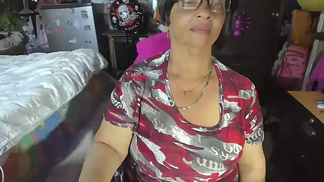 Mrs mommy  online show from November 5, 2025, 11:19 pm