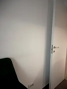 HotXMom online show from January 8, 2026, 7:36 am