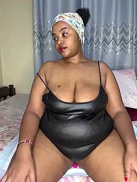 Linahlove online show from February 22, 2026, 8:43 pm