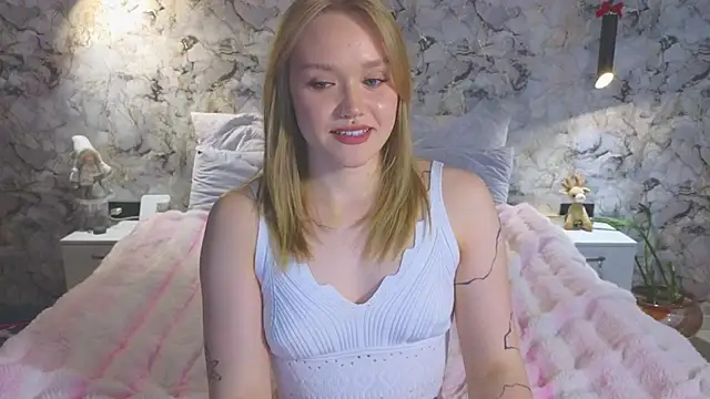Snapshot of Aurora_Golden1 chatting on May 29, 2026, 12:44 pm Aurora Golden1 online show from May 29, 2026, 12:44 pm