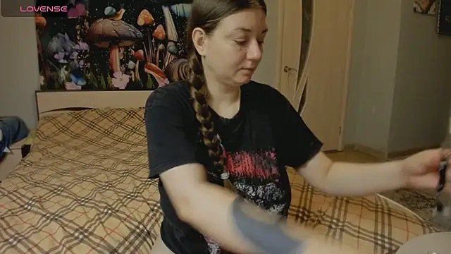 AlisaBacker online show from November 11, 2025, 12:22 pm