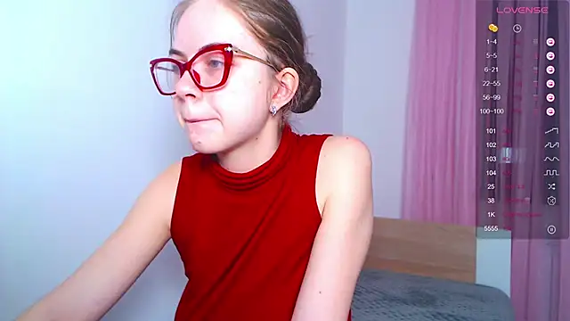 Sarah HS online show from March 11, 2025, 3:34 pm