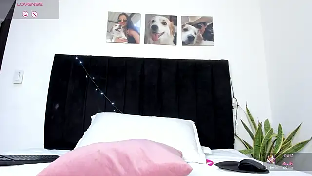 Snapshot of ImBlackEyes chatting on February 27, 2025, 8:31 pm ImBlackEyes online show from February 27, 2025, 8:31 pm