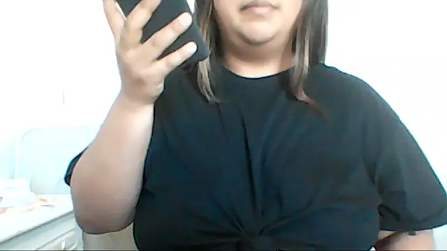 ArisaGonzalez online show from May 20, 2026, 12:02 pm