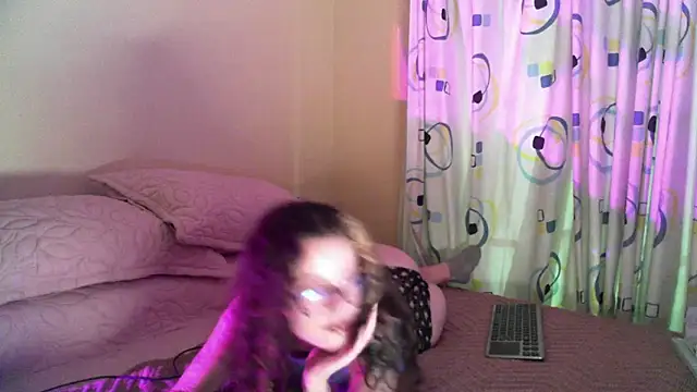 frikigyal online show from February 26, 2025, 2:19 am