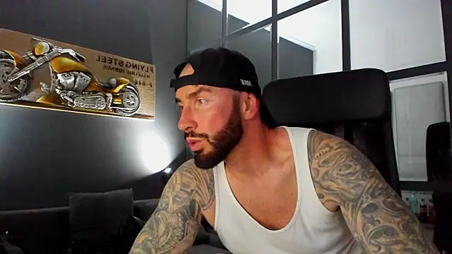 AronGrant online show from April 18, 2026, 9:33 am