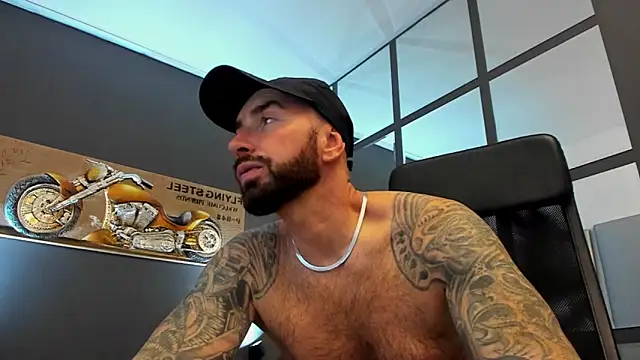 AronGrant online show from November 3, 2025, 9:35 am