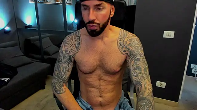 AronGrant online show from December 19, 2025, 10:06 am