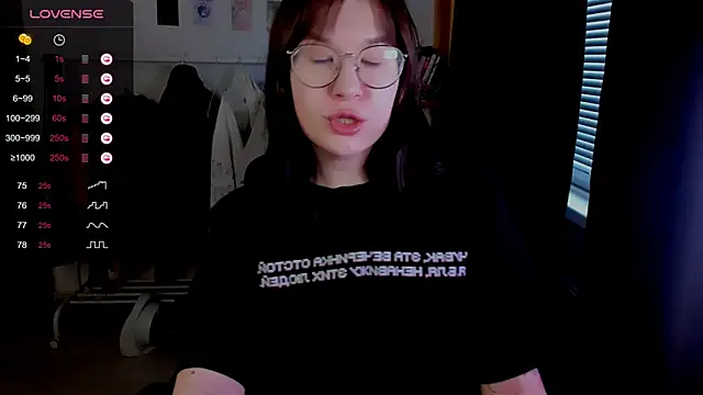 Snapshot of MyNameIsLilith chatting on April 20, 2026, 8:17 am MyNameIsLilith online show from April 20, 2026, 8:17 am