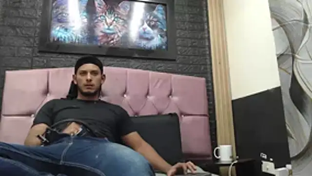 Chris Dick23 online show from November 11, 2025, 4:07 am