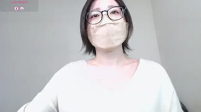 Snapshot of _NOA-chan_ chatting on February 15, 2025, 3:17 pm  NOA-chan  online show from February 15, 2025, 3:17 pm