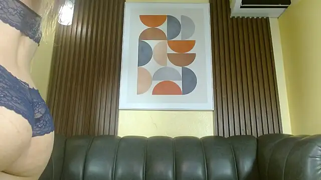 Nicole Ramires online show from November 6, 2025, 4:33 pm