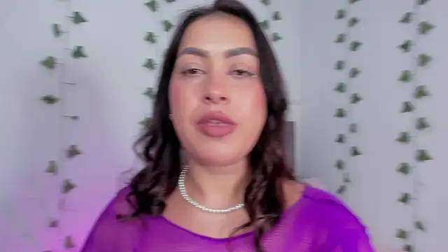 Miaa Garcia online show from July 31, 2026, 10:18 pm