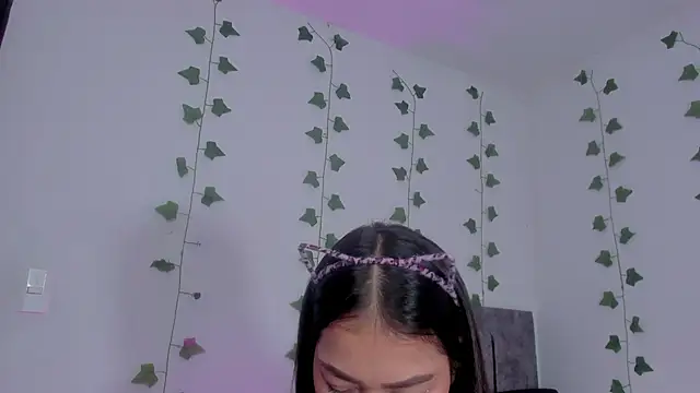 Miaa Garcia online show from June 13, 2026, 11:02 pm