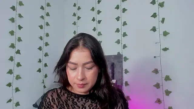 Miaa Garcia online show from June 24, 2026, 11:02 pm