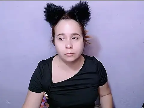 SubLayla01 online show from January 17, 2026, 6:33 pm