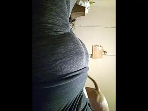 Snapshot of missthickness35_Pika chatting on February 17, 2026, 1:47 am missthickness35 Pika online show from February 17, 2026, 1:47 am
