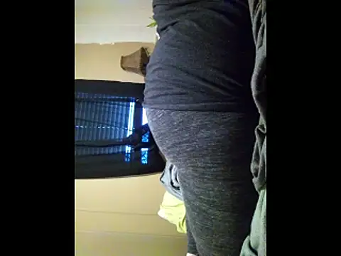 Snapshot of missthickness35_Pika chatting on February 14, 2026, 10:43 pm missthickness35 Pika online show from February 14, 2026, 10:43 pm