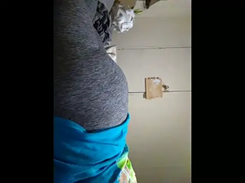 Snapshot of missthickness35_Pika chatting on February 19, 2026, 1:35 am missthickness35 Pika online show from February 19, 2026, 1:35 am