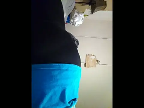 Snapshot of missthickness35_Pika chatting on February 18, 2026, 1:14 am missthickness35 Pika online show from February 18, 2026, 1:14 am