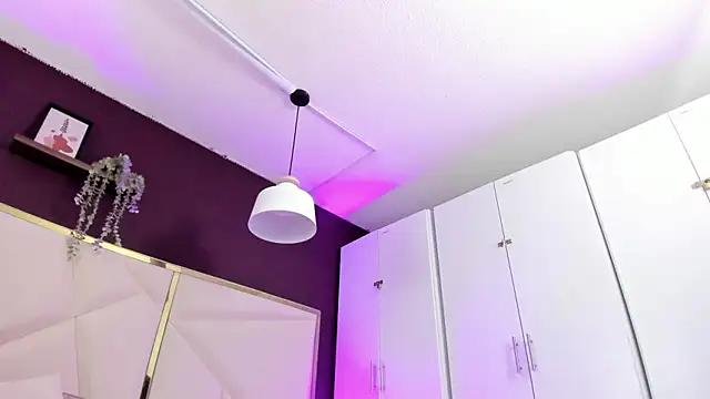 April bowie online show from March 4, 2026, 11:29 am