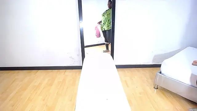 exotic karmella online show from October 2, 2025, 8:23 pm